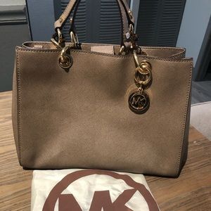 Like New Michael Kors Purse